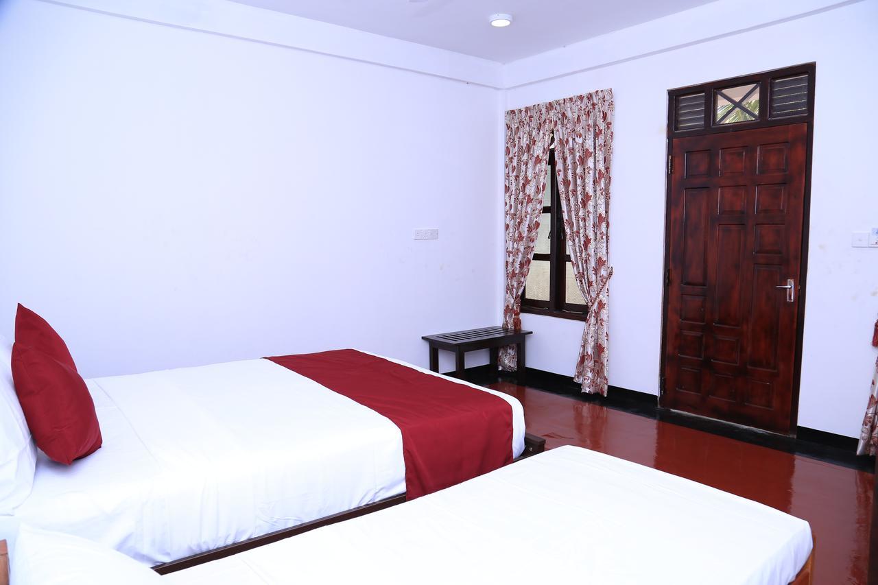 Crescent Sea Resort 닐라벨리 외부 사진