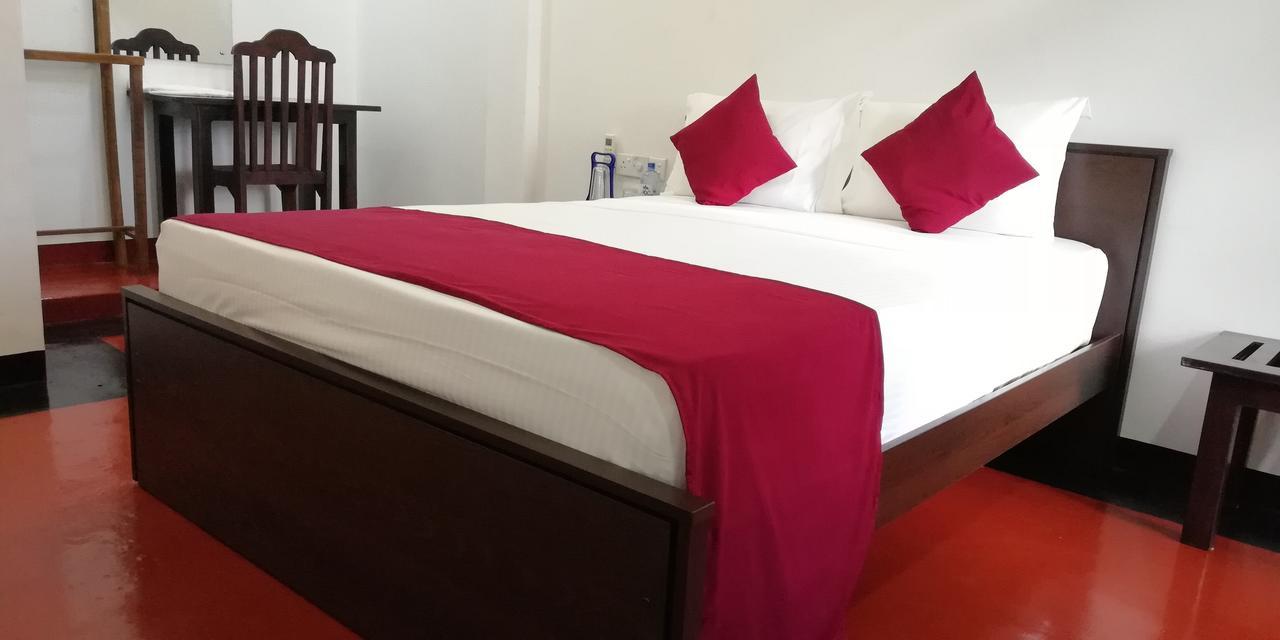 Crescent Sea Resort 닐라벨리 외부 사진
