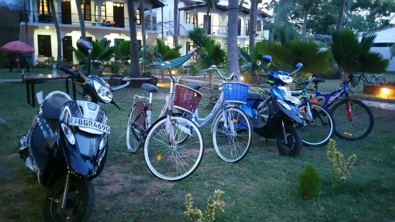 Crescent Sea Resort 닐라벨리 외부 사진