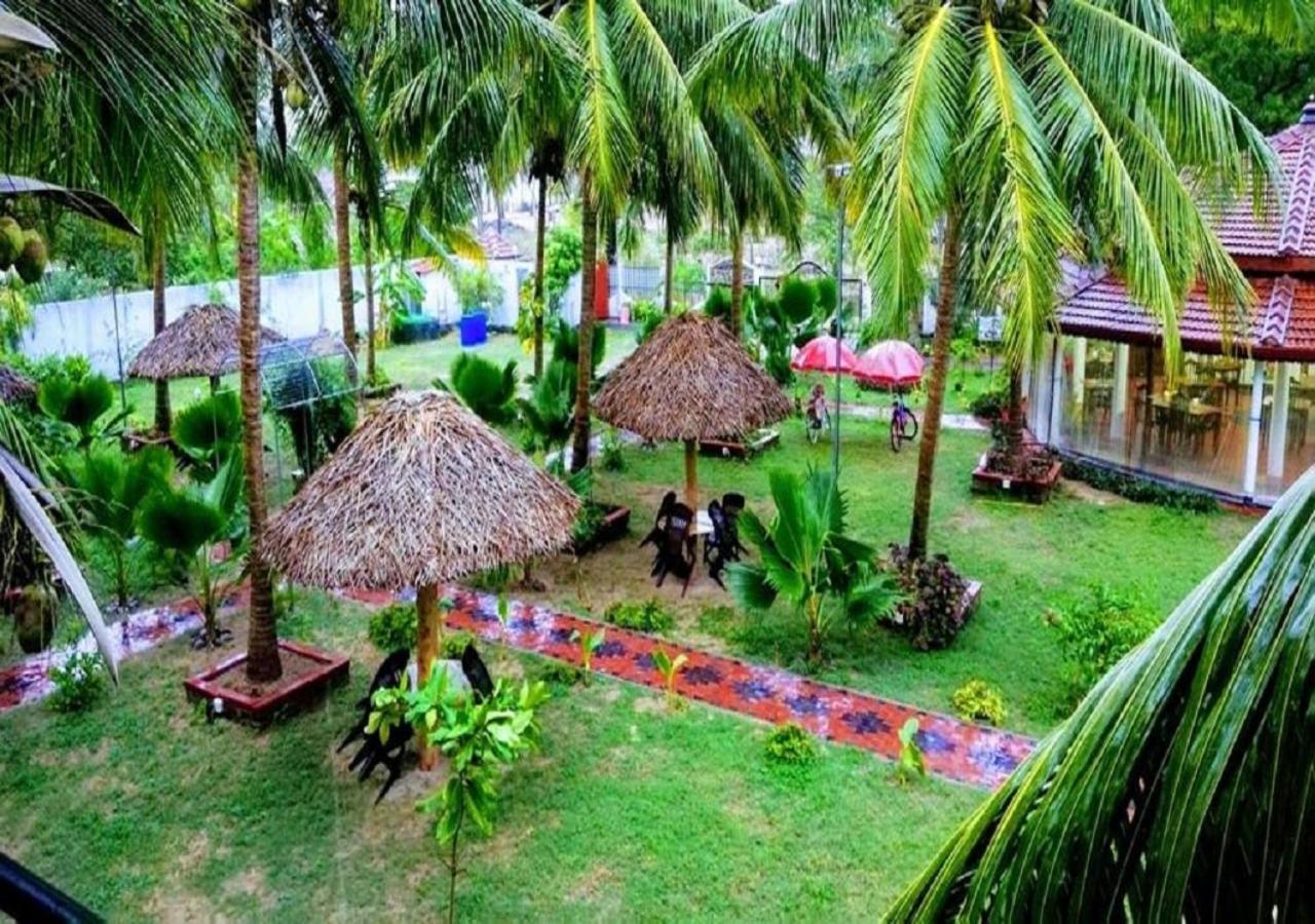 Crescent Sea Resort 닐라벨리 외부 사진