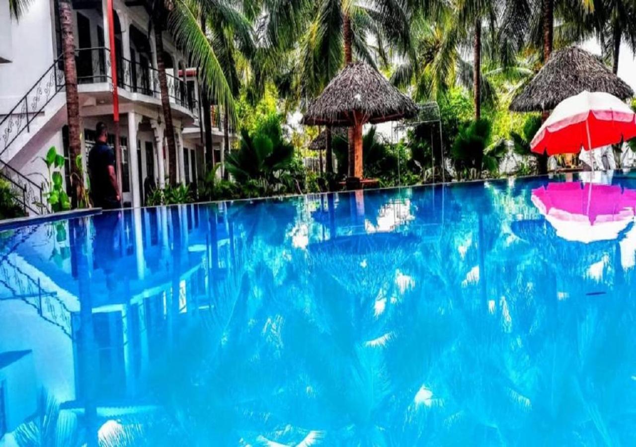 Crescent Sea Resort 닐라벨리 외부 사진
